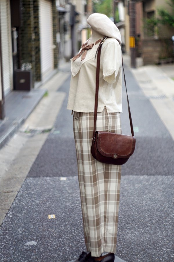 画像9: "JOSE PHANNE" カーキベージュ系 無地 コットン リネン 半袖 ブラウス ラウンドネック リボン  後ろボタン [20056]