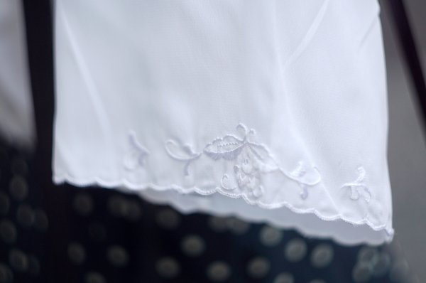 画像7: "ROSE BRAND" 無地 白 半袖 ブラウス オープンカラー スワトウ刺繍 スカラップ袖 [20062]