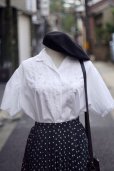 画像1: "ROSE BRAND" 無地 白 半袖 ブラウス オープンカラー スワトウ刺繍 スカラップ袖 [20062] (1)