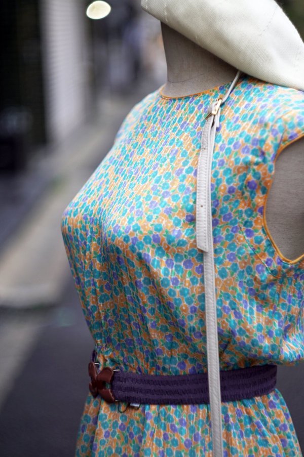 画像5: "CHALET BLANC" イエロー×パープル系 花柄 フレンチスリーブ ワンピース ラウンドネック ウエストゴム[20066]