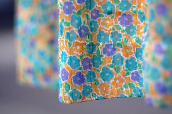 画像7: "CHALET BLANC" イエロー×パープル系 花柄 フレンチスリーブ ワンピース ラウンドネック ウエストゴム[20066]