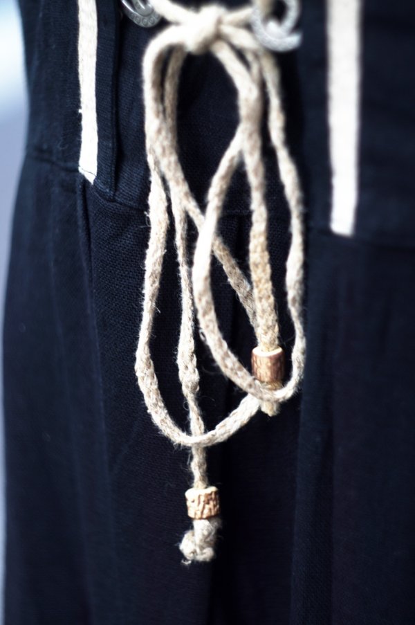 画像6: "Faukomia’s Country" 黒 無地 リネン レーヨン チロル ジャンパースカート  装飾ボタン マキシ丈 [20065]