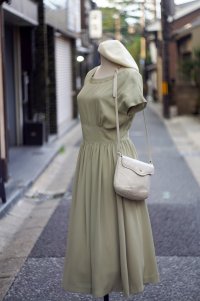 "LUIEZ" 無地 ライトグリーン フレンチスリーブ レトロワンピース ラウンドネック 刺繍[20068]