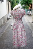 画像4: ”Excellent Wish”  リバティ 花柄 ピンク系 コットン 半袖 レトロワンピース ラウンドネック フレンチスリーブ ギャザー 腰リボン[20117]