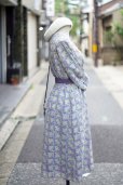 画像2: "joynana" パープル系 花柄 七分袖 レトロワンピース スクエアネック ウエストゴム [20131] (2)