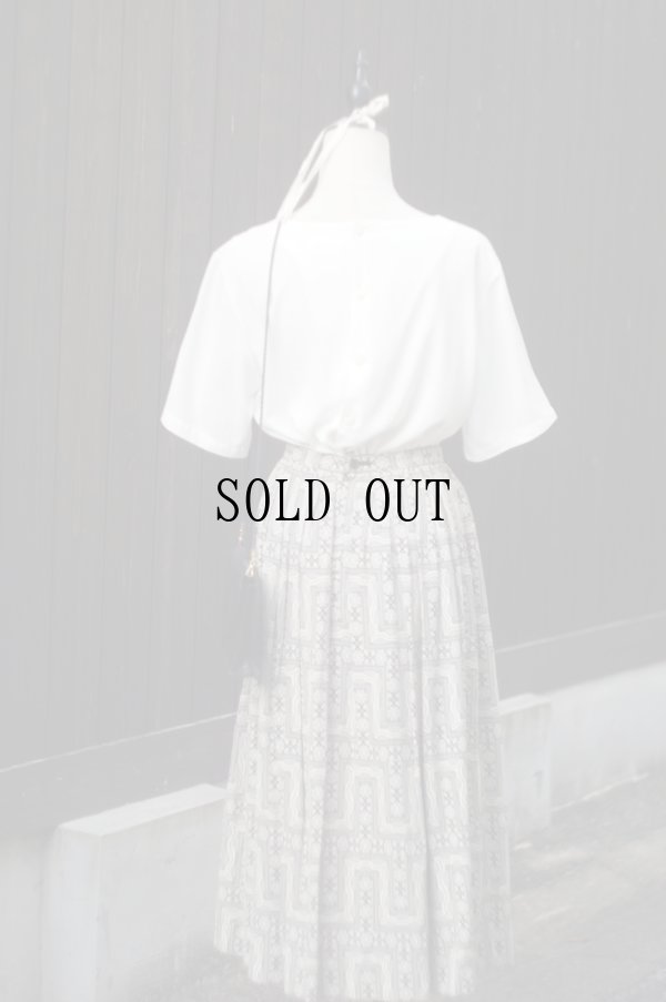 画像12: "opec" 無地 白 半袖 ブラウス ラウンドネック カッティングレース  後ろボタン[20123]