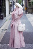 画像1: "Mademoiselle NON NON" 無地 ピンク系 コットン リネン 半袖 レトロワンピース レギュラーカラー 腰リボン くるみボタン[20120] (1)