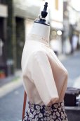 画像5: "ellesaison" 無地 ベージュ 半袖 ブラウス スタンドカラー カッティングレース 刺繍 [20127]
