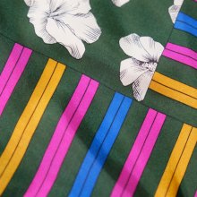 他の写真1: グリーン系 花とストライプ柄 シルク スカーフ 90cm×90cm[20096]