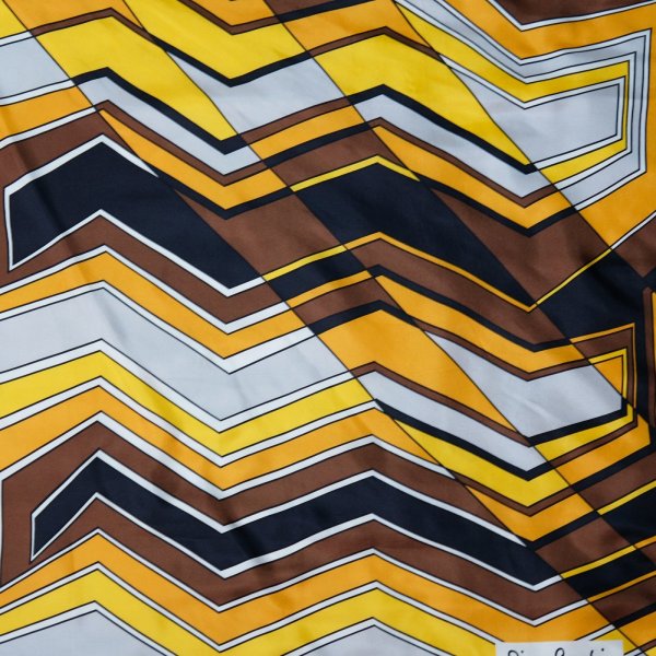 画像2: "pierre cardin ピエールカルダン" ブラウン系 ジグザグ柄 シルク スカーフ 79cm×79cm[20087]