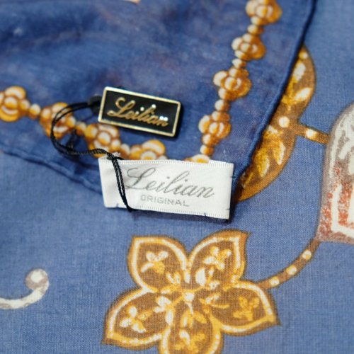 他の写真1: "レリアン" ブルー系 エスニック花柄 コットン スカーフ 86cm×86cm[20082]