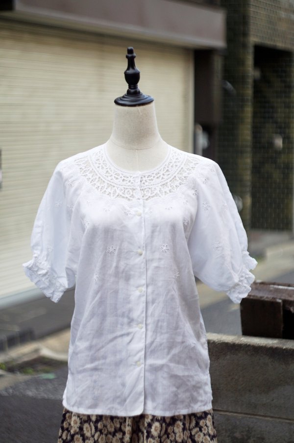 画像9: ”reasop” 無地 白 半袖 ブラウス ラウンドネック カッティングレース [20133]