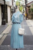 画像1: "End balle" エスニック 花柄  ブルー系 フレンチスリーブ レトロワンピース ボウタイカラー[20140] (1)