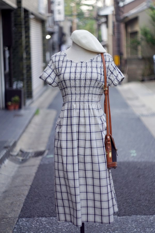 画像2: ”cozy time” ネイビー×白 コットン混 タータンチェック柄  半袖 レトロワンピース ノーカラー シャーリング生地 腰リボン [20146]