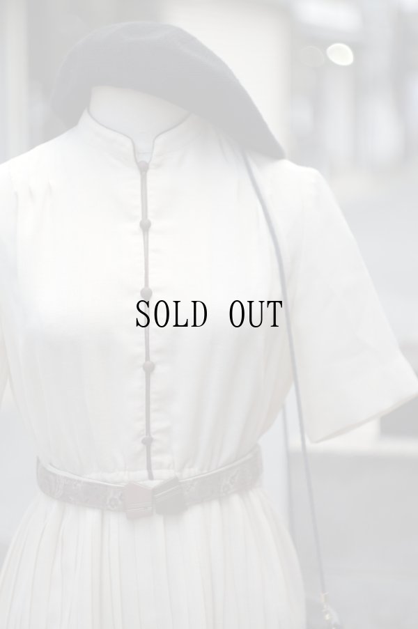 画像5: ”Seine” アイボリー 無地 半袖 レトロワンピース マオカラー プリーツ ウエストゴム [20147]