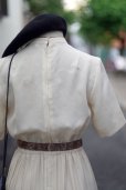 画像9: ”Seine” アイボリー 無地 半袖 レトロワンピース マオカラー プリーツ ウエストゴム [20147]