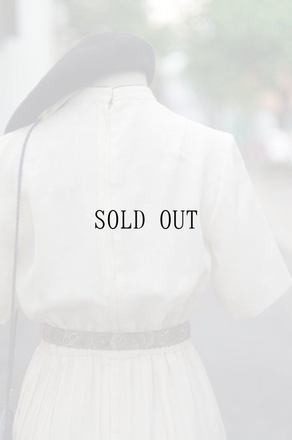 画像9: ”Seine” アイボリー 無地 半袖 レトロワンピース マオカラー プリーツ ウエストゴム [20147]