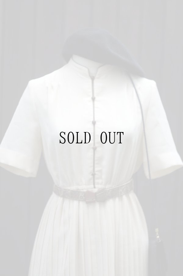 画像4: ”Seine” アイボリー 無地 半袖 レトロワンピース マオカラー プリーツ ウエストゴム [20147]