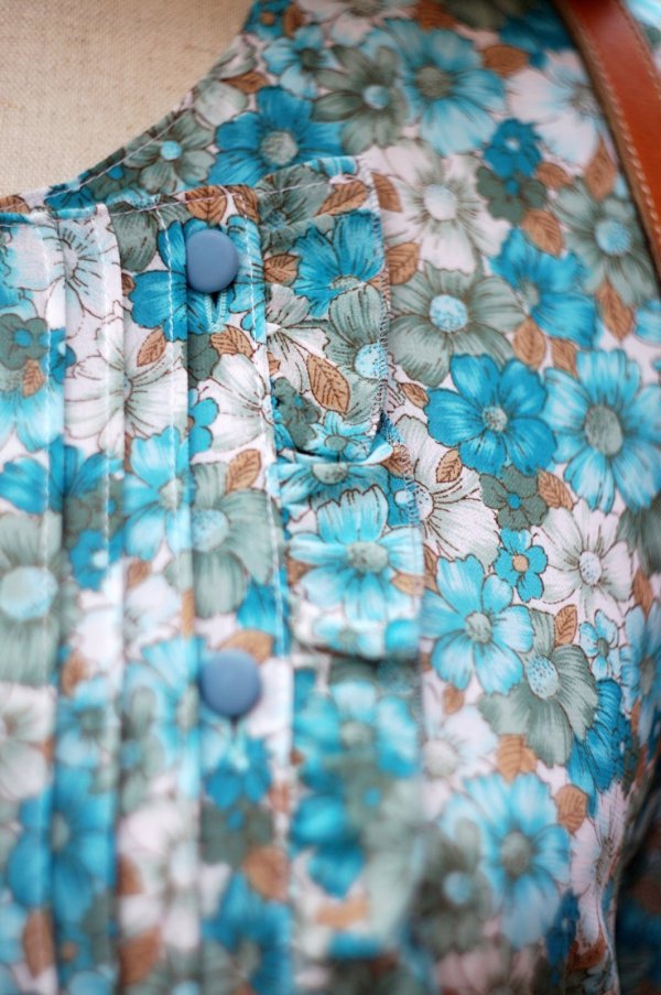 画像7: 花柄 ブルー系 半袖 レトロワンピース ラウンドネック フリル プリーツ[20143]