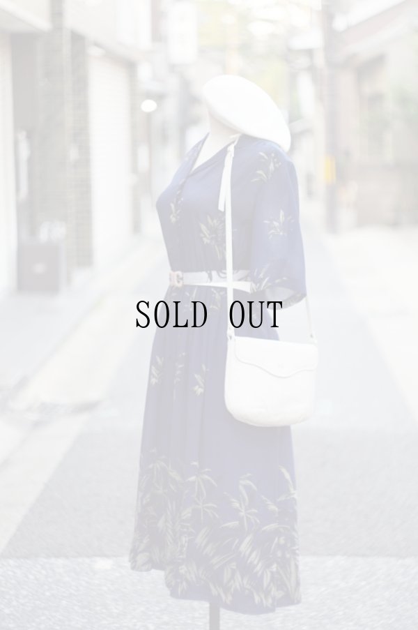 画像1: 花柄 ネイビー系 半袖 レトロワンピース オープンカラー ウエストゴム[20144]