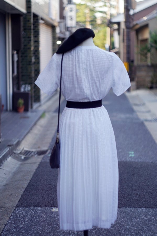 画像3: ”LA LULUD” 白×ネイビー ドット柄 半袖 レトロワンピース ノーカラー ウエストゴム[20150]