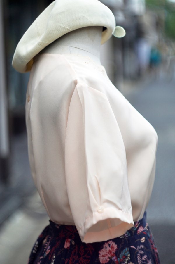 画像4: "PerLuanto" 無地 ピンク系 半袖 ブラウス ノーカラー カッティングレース  [20199]