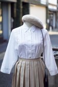 画像1: "Populaire" コットン リネン 無地 白 七分袖 ブラウス レギュラーカラー レース シェルボタン [20202] (1)