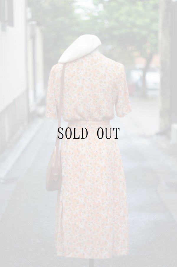 画像4: ”DAVID” 花柄 オレンジ系 半袖 レトロワンピース レギュラーカラー ボウタイ ウエストゴム[20208]