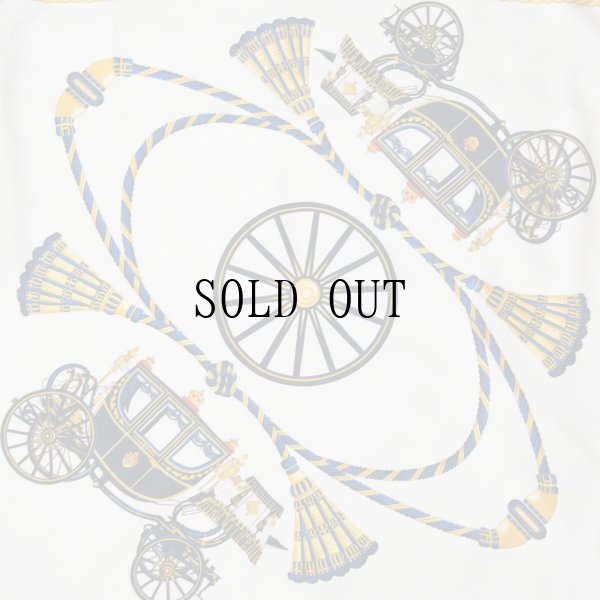 画像2: 白×ネイビー系 馬車と装飾柄 シルク スカーフ 77cm×77cm[20174]