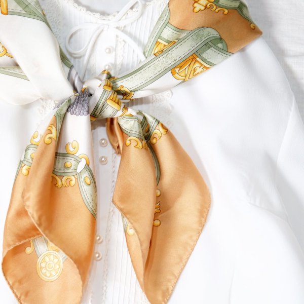 画像8: アイボリー×ブラウン系 装飾柄 スカーフ シルク 84cm×84cm[20170]