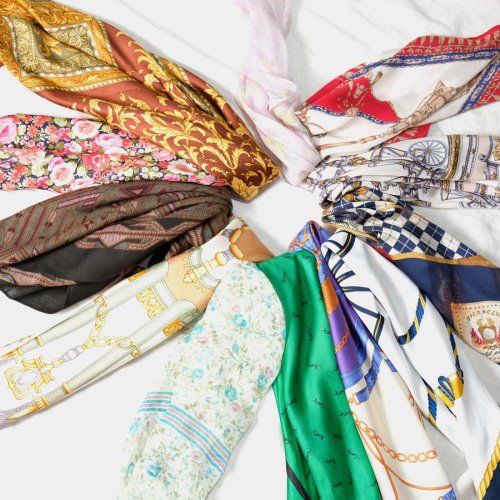 他の写真1: ブラウン系 装飾柄 スカーフ シルク 89cm×89cm[20171]