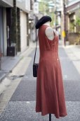 画像2: ”THE CAST” 無地 レーヨン 麻 テラコッタ 袖なし レトロワンピース ノーカラー シワ加工[20225] (2)