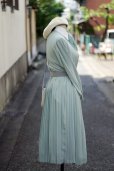 画像2: ”vivify” ミントグリーン系 無地 長袖 レトロワンピース レギュラーカラー ボウタイ ピンタック プリーツ[20229] (2)