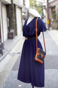 "Majolity GARBO" 無地 ネイビー 半袖 レトロワンピース カシュクール [20231]