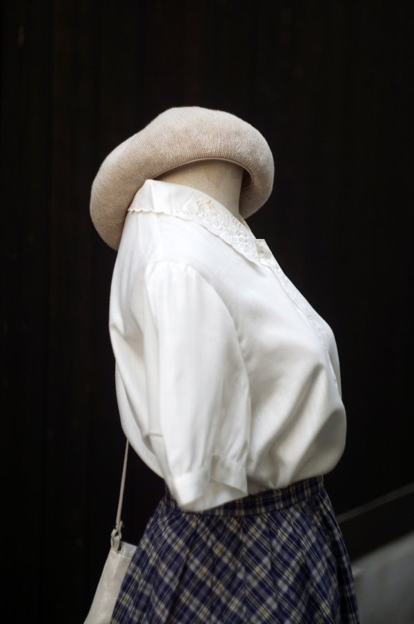 画像3: "KATAKURA" 無地 白 半袖 ブラウス レギュラーカラー 刺繍 スカラップ  [20238]