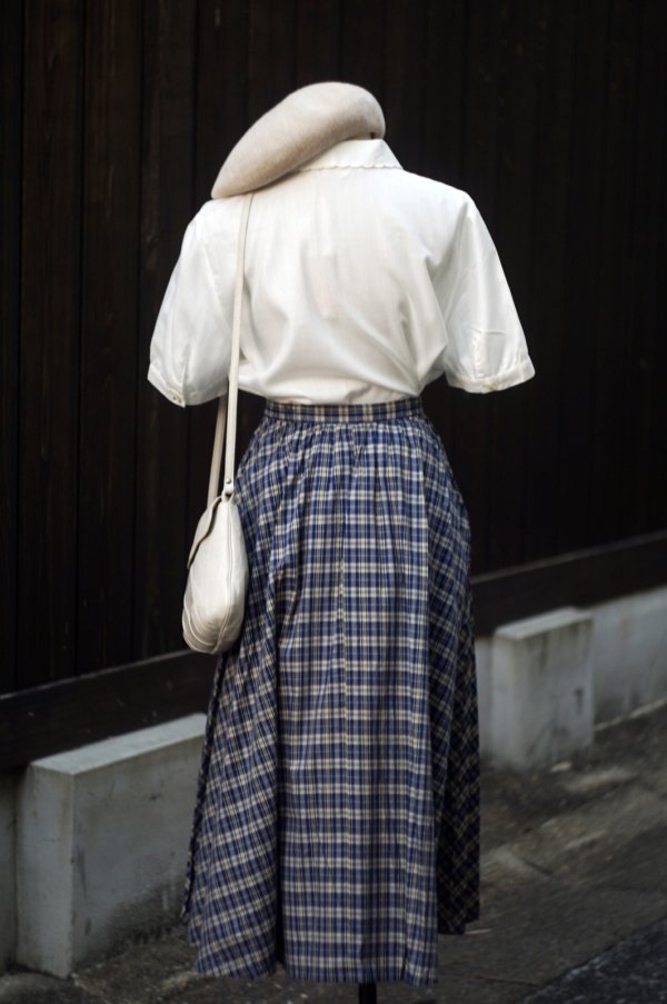 画像9: "KATAKURA" 無地 白 半袖 ブラウス レギュラーカラー 刺繍 スカラップ  [20238]