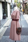 画像1: "TOKYO STYLE" 赤×ベージュ ギンガムチェック柄  レトロワンピース スクエアネック プリーツ [20269] (1)