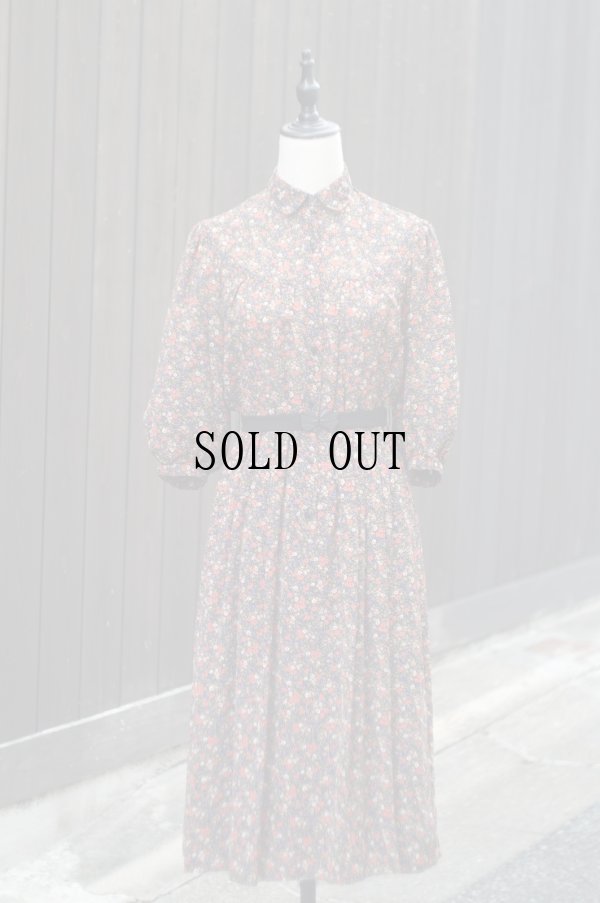 画像2: "onward" 黒×赤系 花柄 七分袖 レトロワンピース 丸襟  [20246]