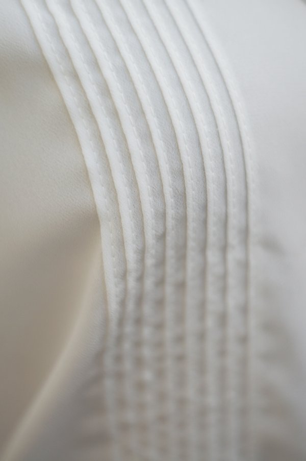 画像5: "Harada" 無地 白 長袖 ブラウス ピンタック フリルスタンドカラー ボウタイ[20271]