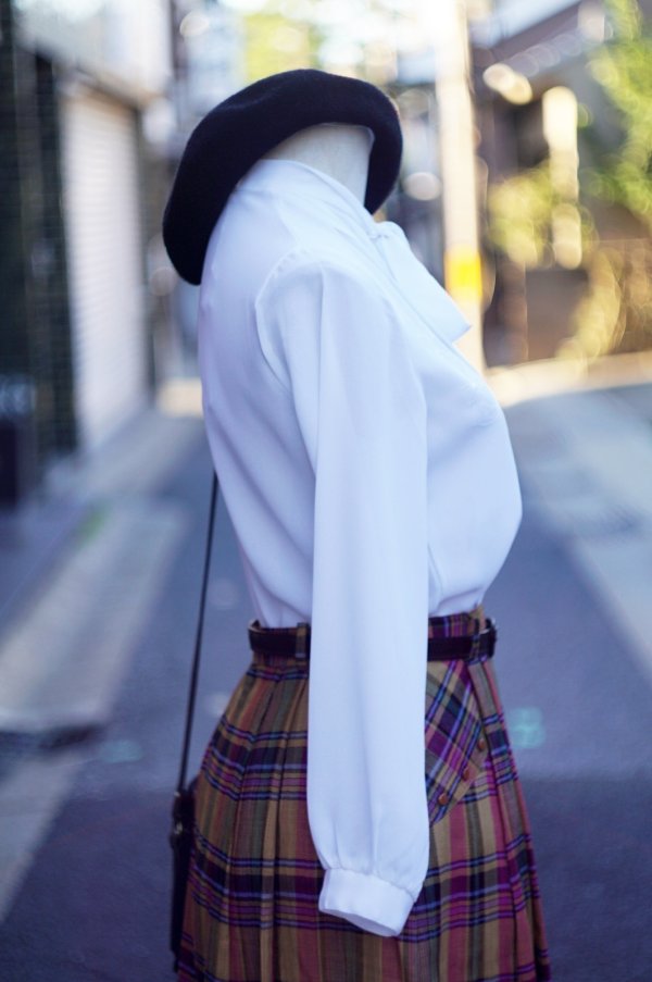 画像6: "rollina" 無地 白 長袖 ブラウス プリーツ ボウタイカラー 刺繍[20274]