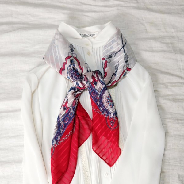 画像7: 赤×白系 シルク リボンと装飾柄 スカーフ  89cm×89cm[20293]