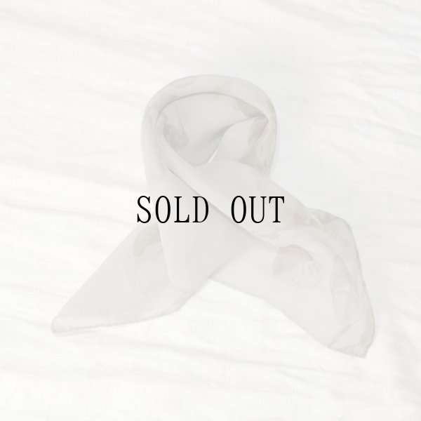 画像6: ”Margaret Howell マーガレットハウエル” グレー系 シルク 薔薇柄 ミニスカーフ  45cm×45cm[20287]