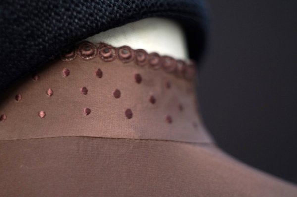 画像7: "Vichissoise" ブラウン 長袖 チャイナブラウス マオカラー スワトウ刺繍[20301]