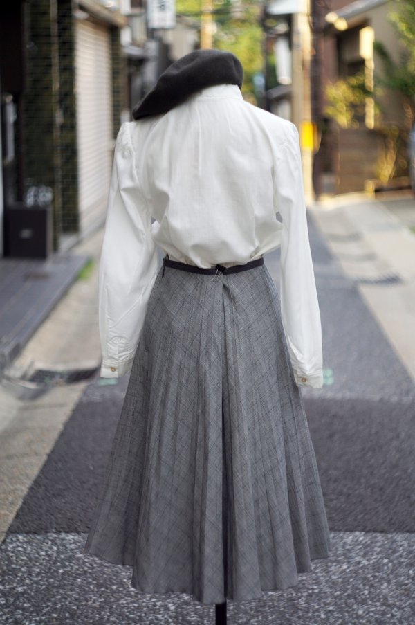 画像8: ”Laje” ハウンドトゥース柄 黒×白 フレア スカート w/66cm[20307]