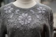 画像3: "marisa christina" お花のリボン刺繍 グレー系 ニット ウール クルーネック ビーズ ラメ [12931] (3)