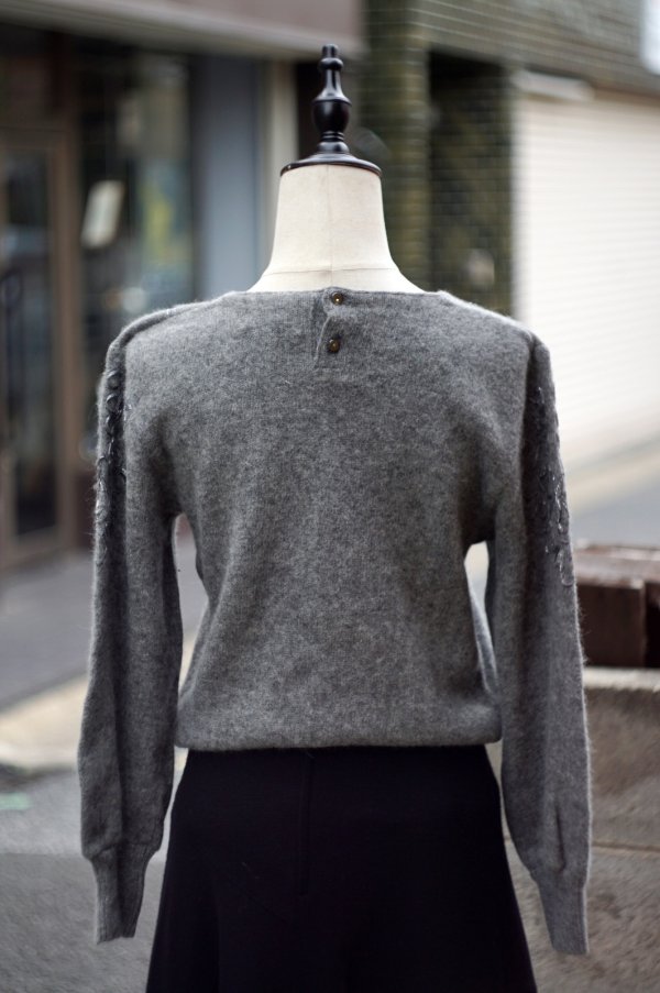 画像9: "marisa christina" お花のリボン刺繍 グレー系 ニット ウール クルーネック ビーズ ラメ [12931]