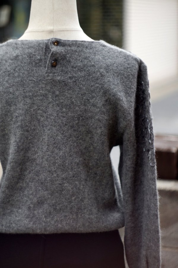 画像10: "marisa christina" お花のリボン刺繍 グレー系 ニット ウール クルーネック ビーズ ラメ [12931]