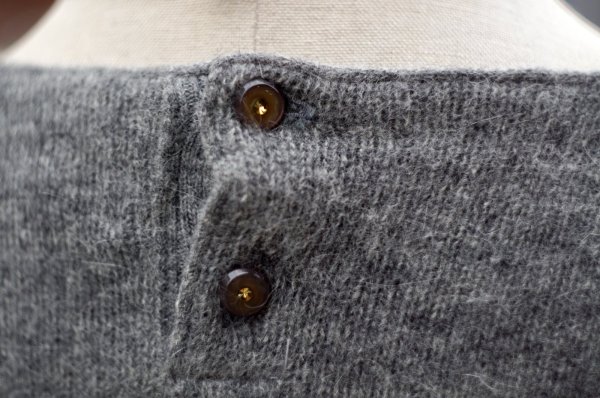 画像11: "marisa christina" お花のリボン刺繍 グレー系 ニット ウール クルーネック ビーズ ラメ [12931]