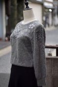 画像13: "marisa christina" お花のリボン刺繍 グレー系 ニット ウール クルーネック ビーズ ラメ [12931] (13)