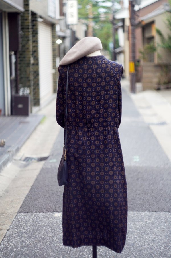 画像3: エスニック柄 ネイビー×ブラウン 長袖 レトロワンピース ラウンドネック[20345]